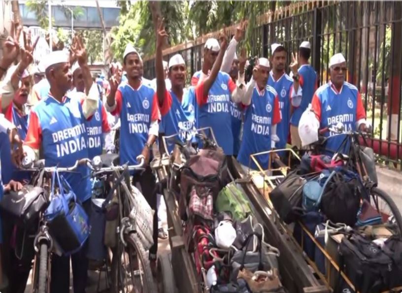 Dabawallahs cheering for Team India