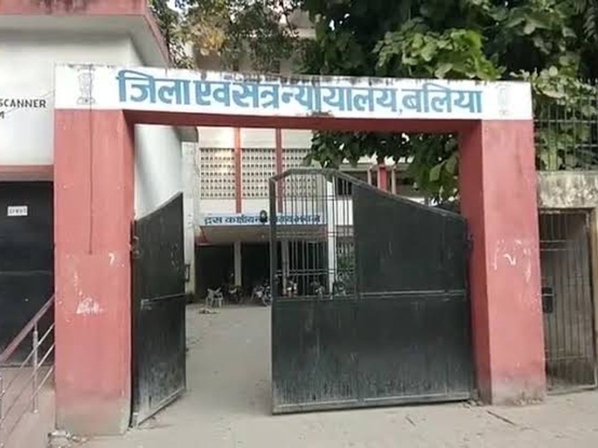 मुकदमा दर्ज करने पर पुलिस ने मांगा पैसा