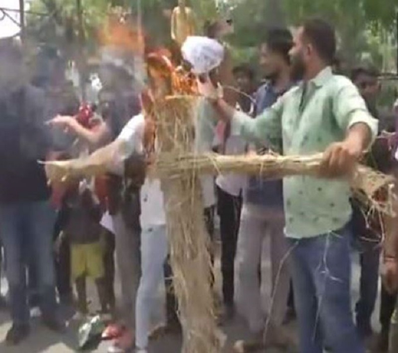 Students protesting in Patna demanding cancellation of NEET exam