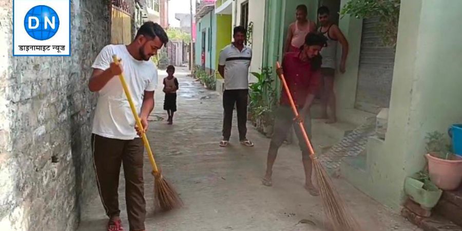 सफाई करते वार्ड सभासद