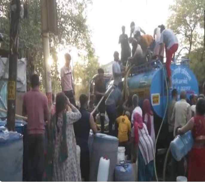 Water being supplied through tankers