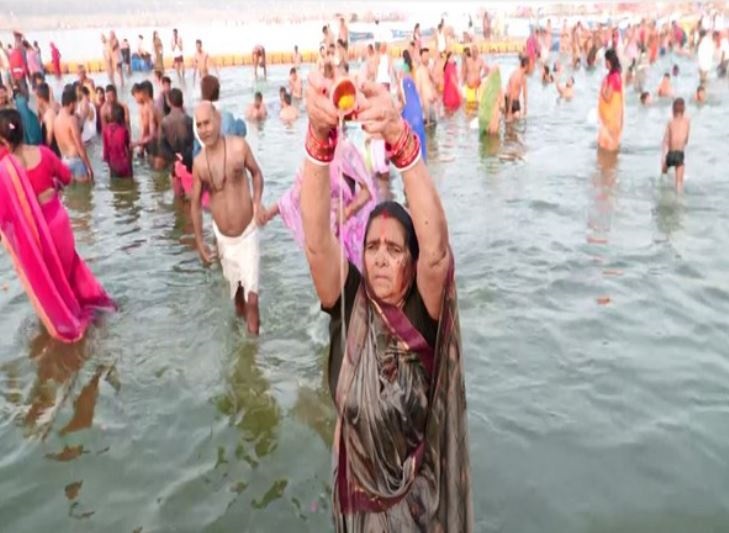 Devotees take holy dip in River Ganga