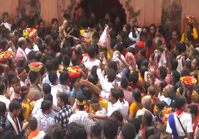 Devotees throng Kamakhya temple