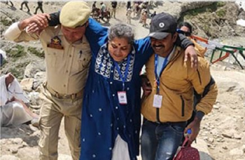 Police rescues an ailing pilgrim