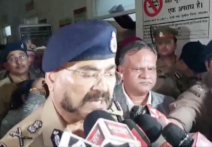 हाथरस भगदड़ को लेकर जानकारी देते DGP प्रशांत कुमार