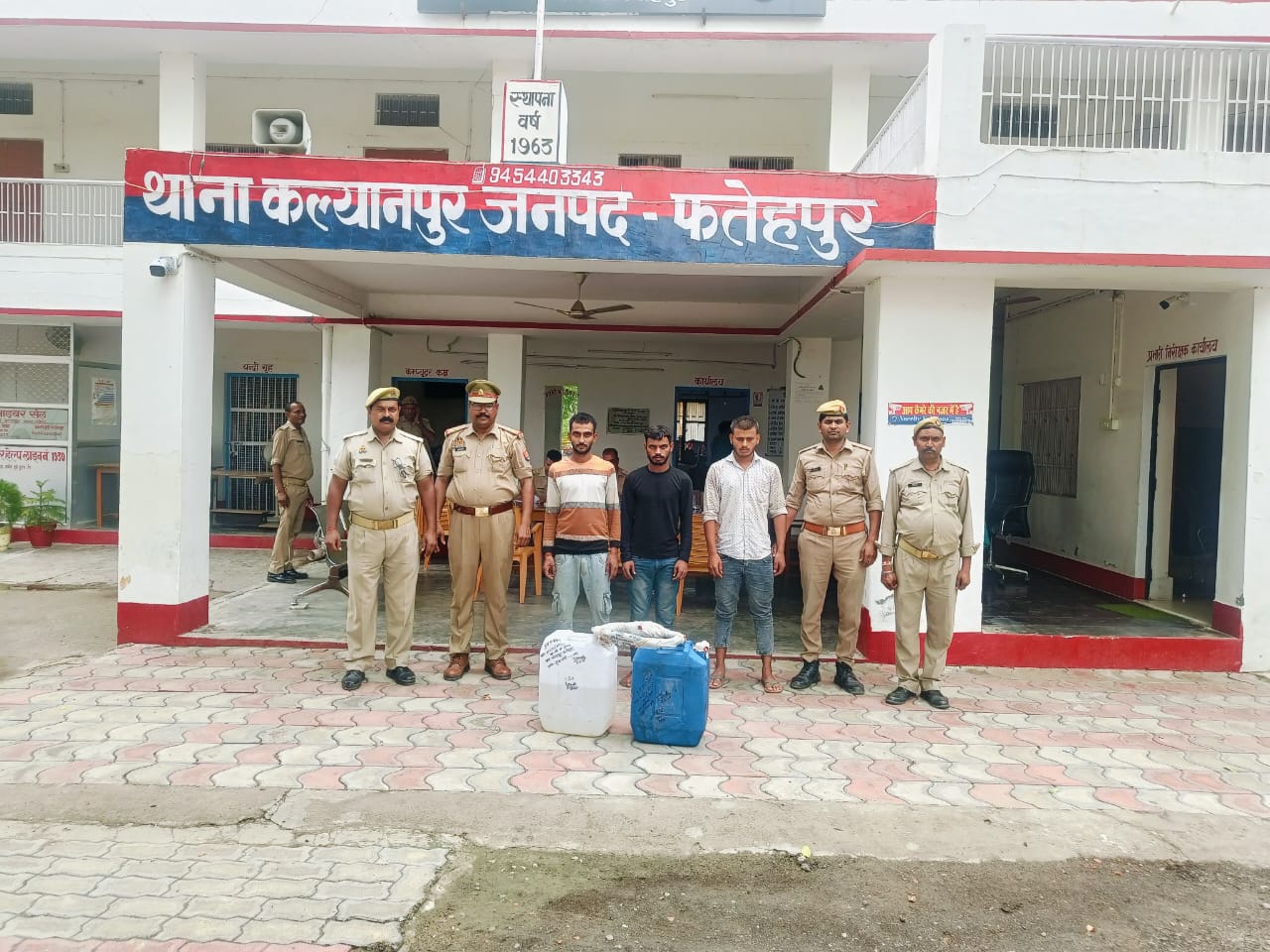 पुलिस ने तीन अभियुक्तों को किया गिरफ्तार