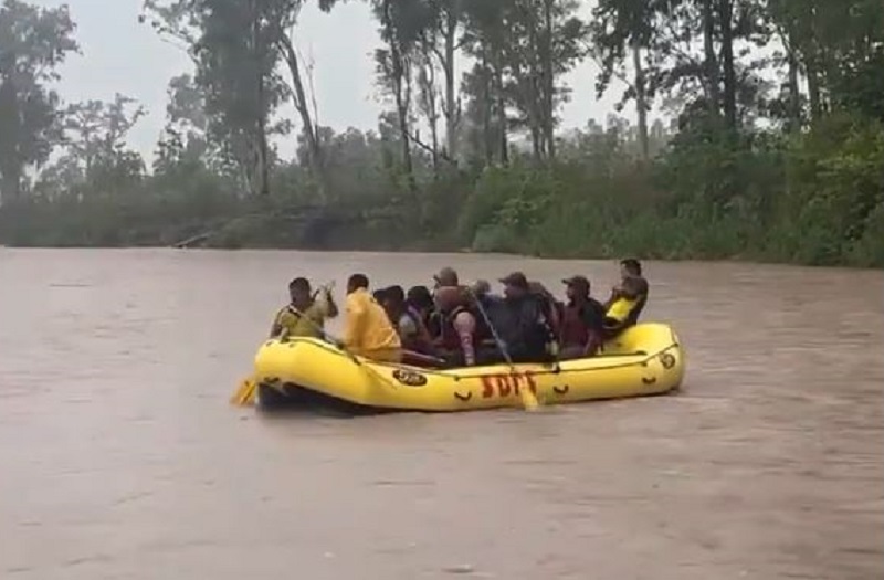 DR F personnel rescue 30 people from flooded Jagpura