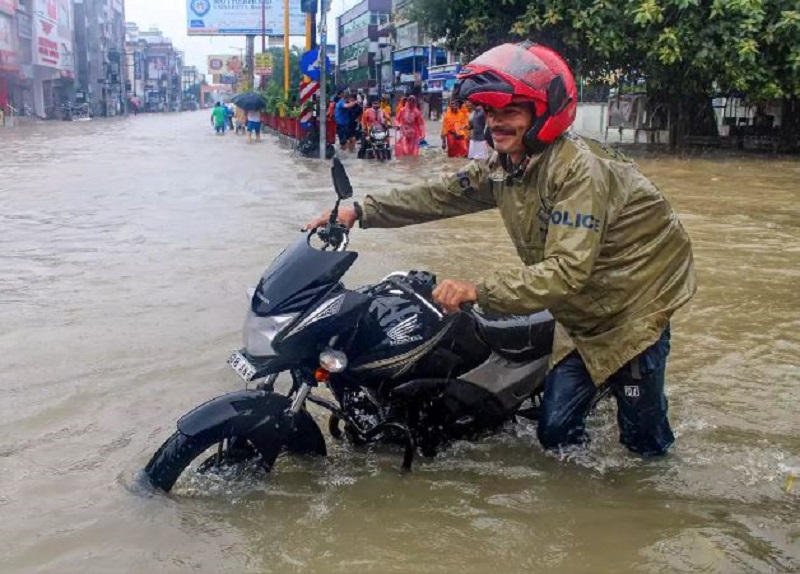 Heavy rains disrupt traffic in Mumbai (File)