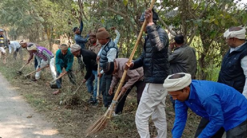 सफाईकर्मियों की  गांव में होगी तैनाती