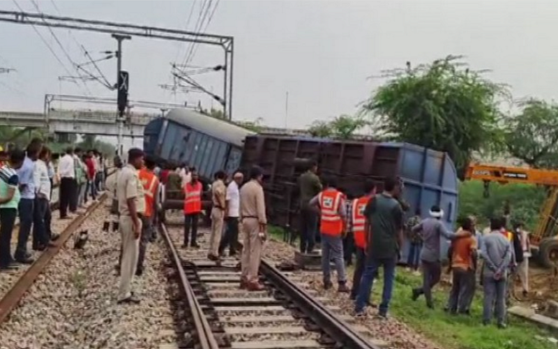 Goods train three coaches derailed in Alwar