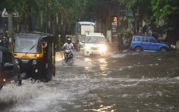 बारिश के बाद हुआ जलभराव