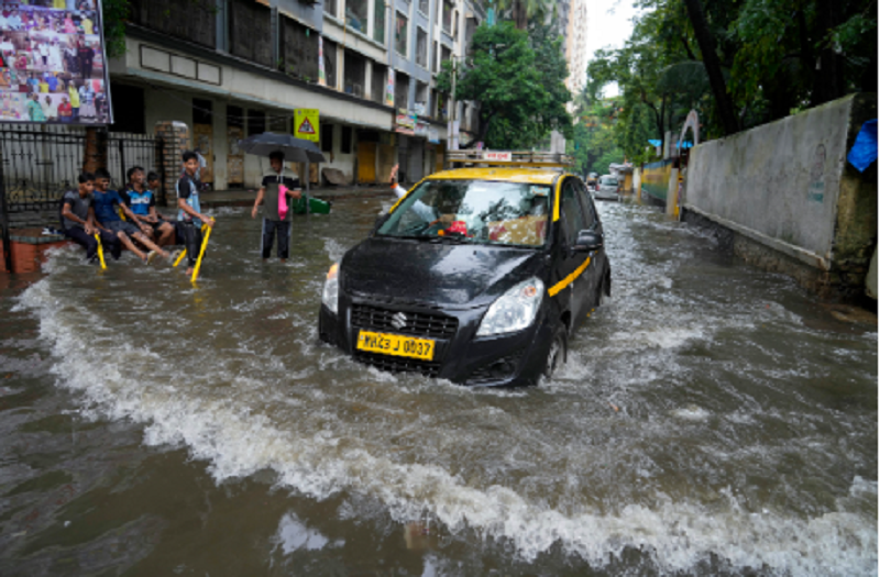 Holiday for schools and colleges due to heavy rains in Mumbai