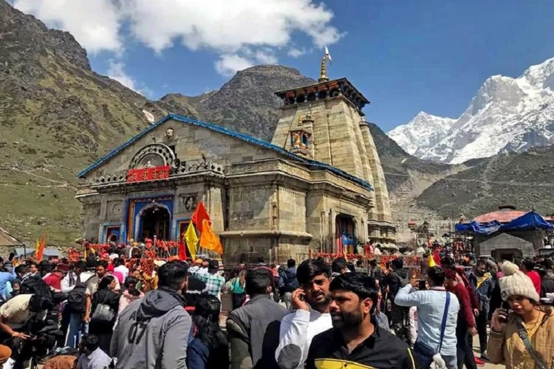 Devotees throng Kedarnath Dham