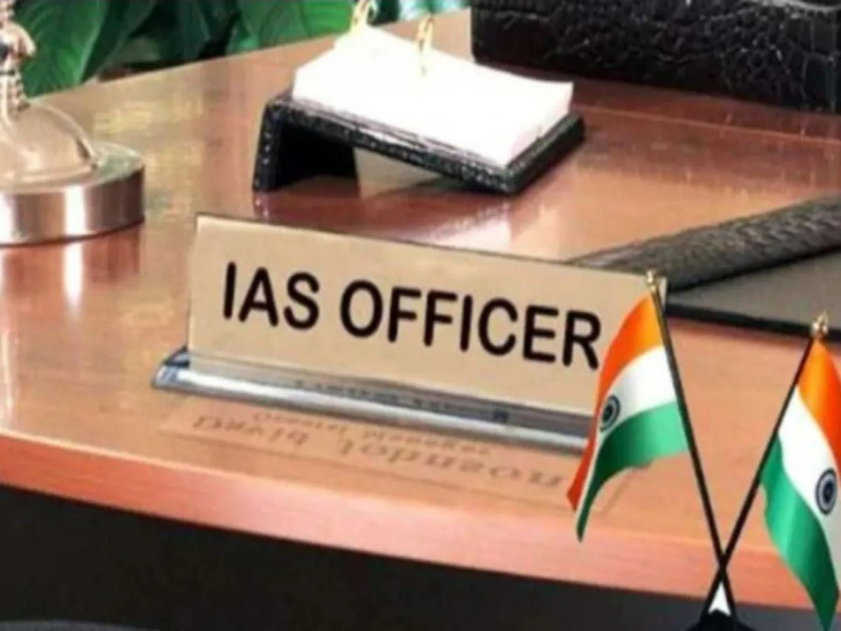 यूपी में कई IAS के तबादले