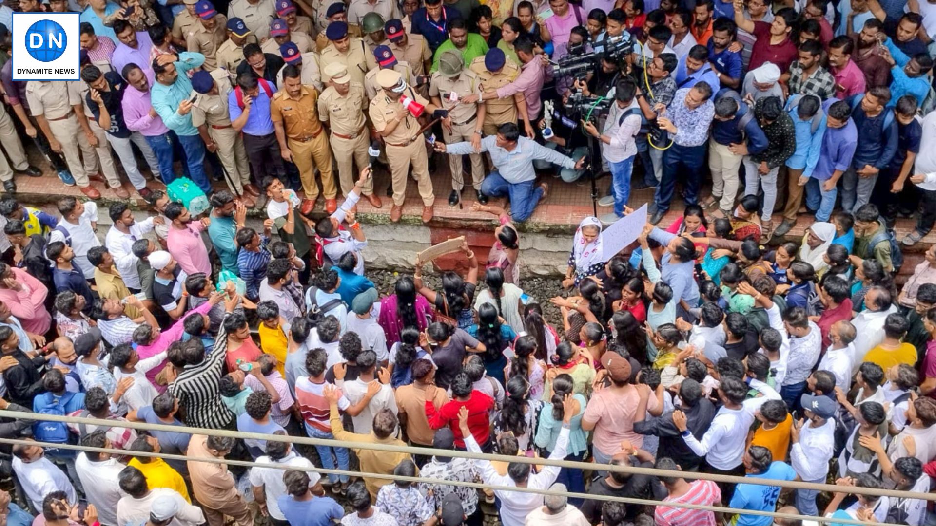 Massive protest after Badlapur sexual assault