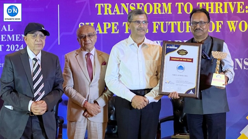 Manas Kaviraj, Senior ED received award on behalf of KP Mahadevaswamy, CMD