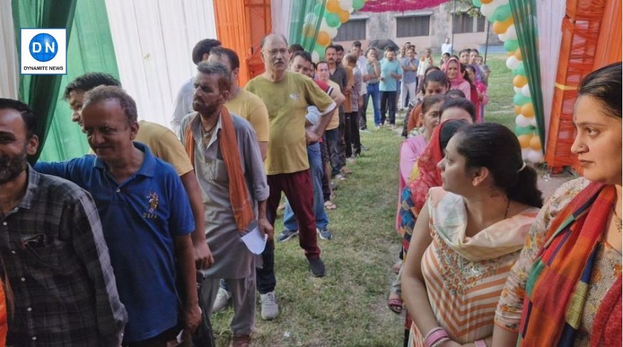 J&K: Long queues seen at polling stations