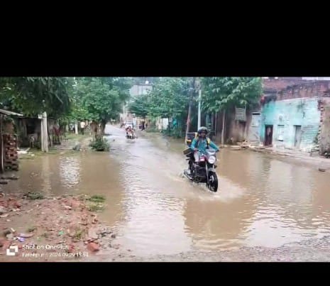 बारिश से जनजीवन अस्त व्यस्त