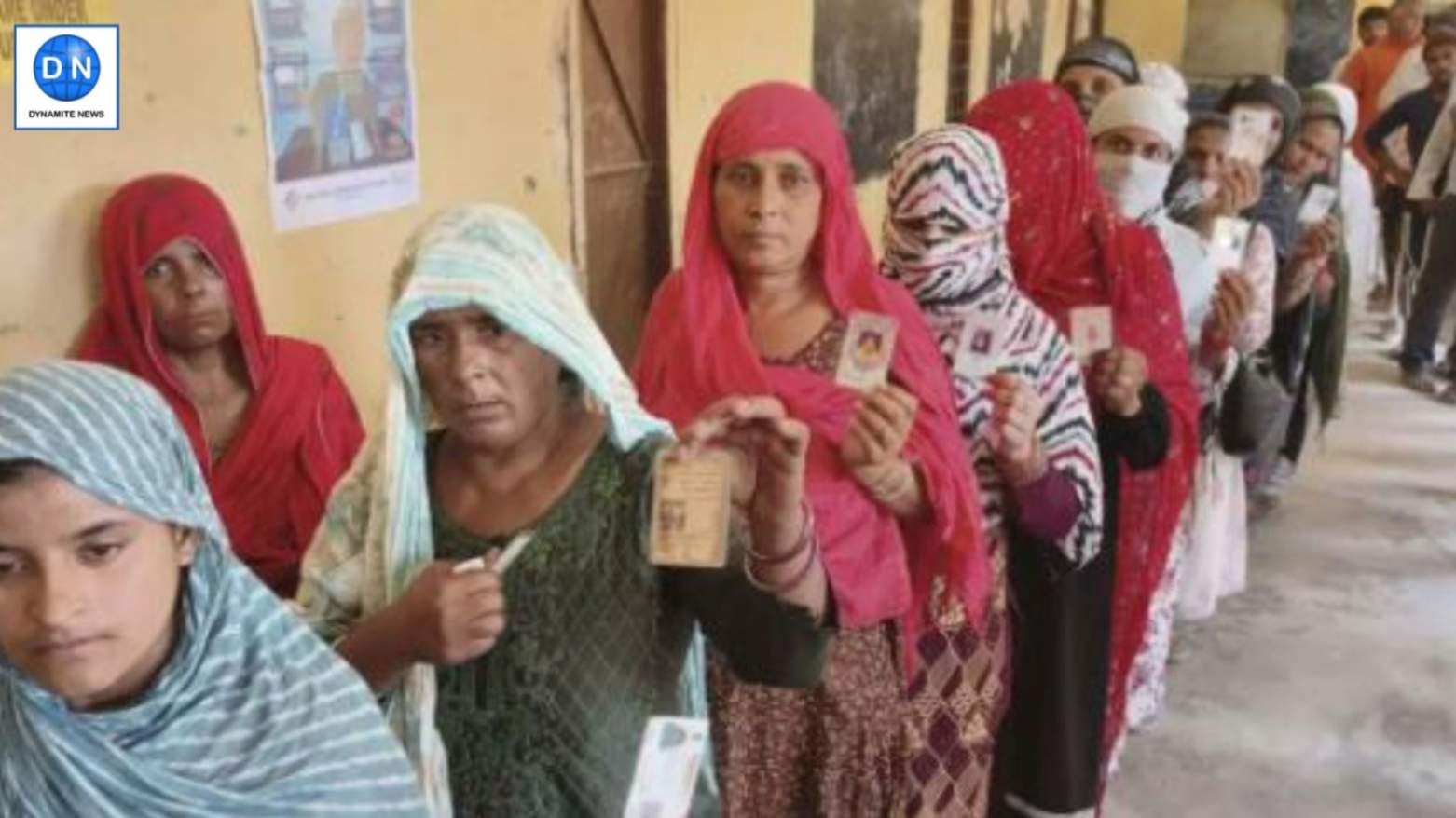 Voters in queue