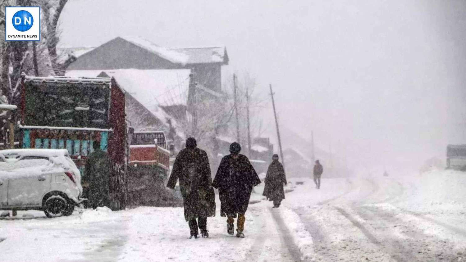 Kashmir witnesses fresh snowfall