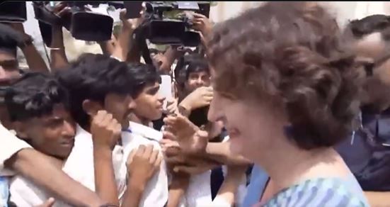 Priyanka Gandhi Vadra meets students of Nilgiri college