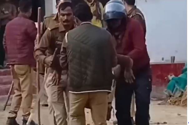 मौके पर पहुंची पुलिस