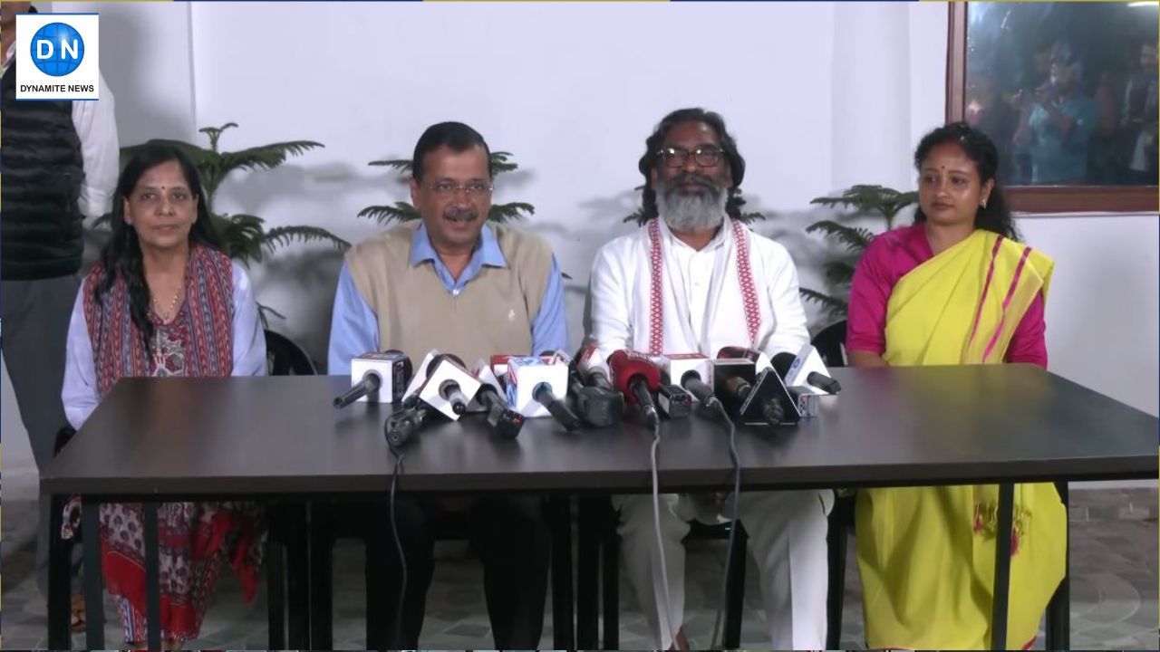 Arvind Kejriwal, Sunita Kejriwal , Hemant Soren & Kalpana Soren