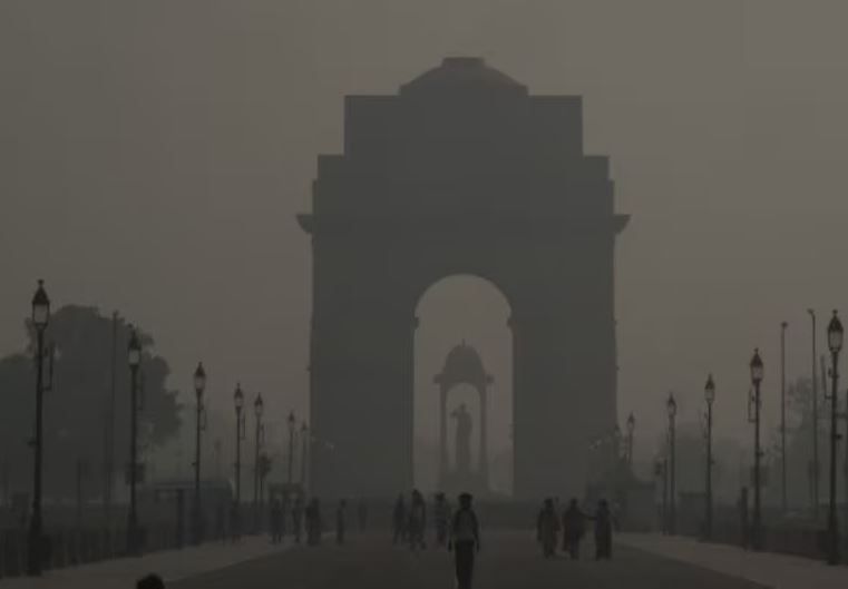 Delhi air remains "very poor"