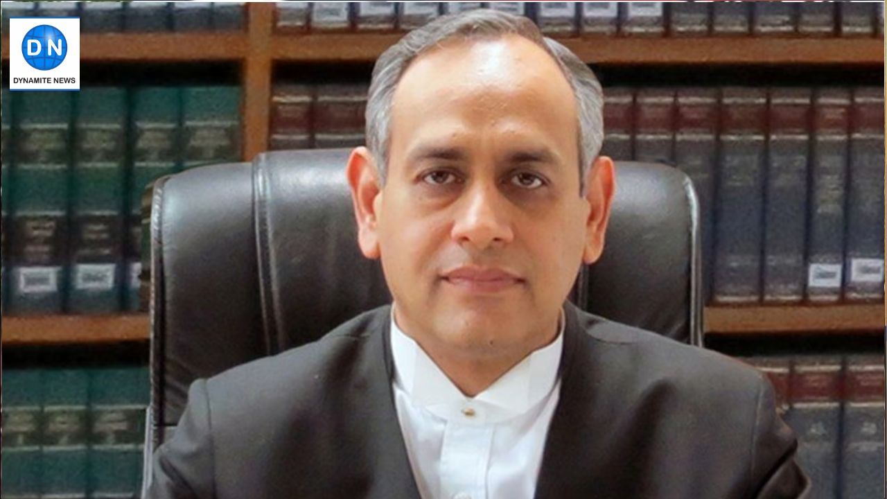 Justice Vibhu Bakhru (File Photo)