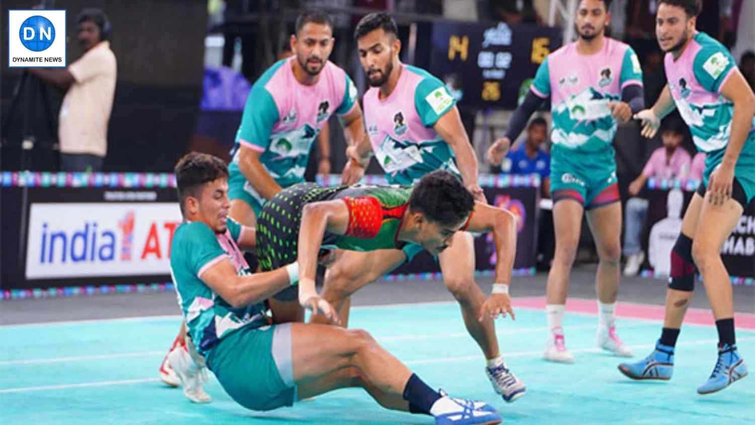 Vasco Vipers and Himalayan Tahrs in action during Yuva Kabaddi Series