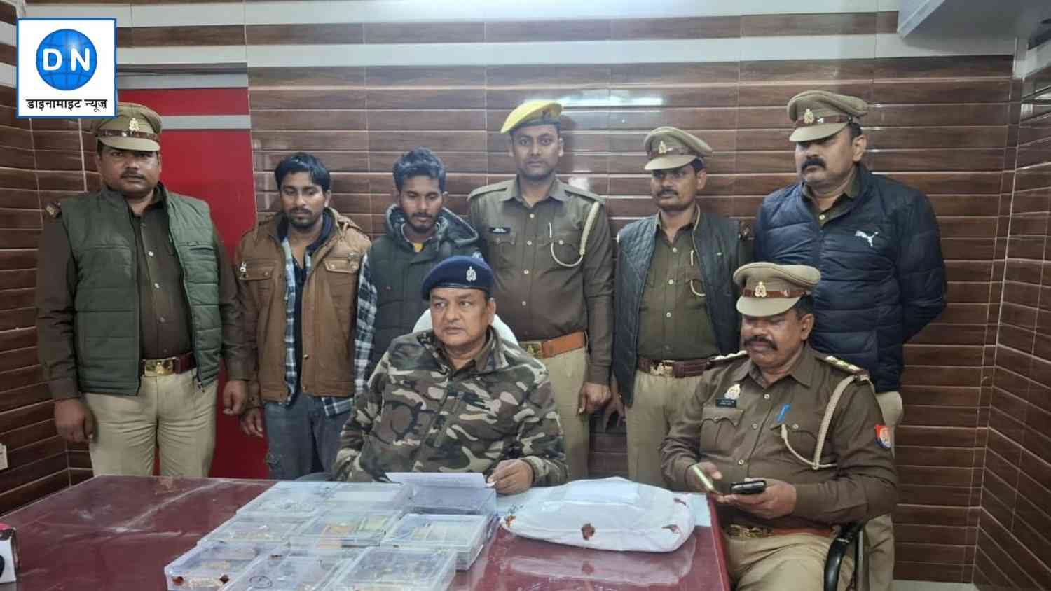 पुलिस की गिरफ्त में आरोपी