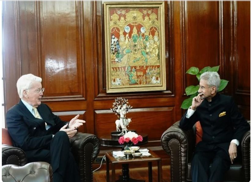 External Affairs Minister S Jaishankar with Former Iceland President Olafur Ragnar