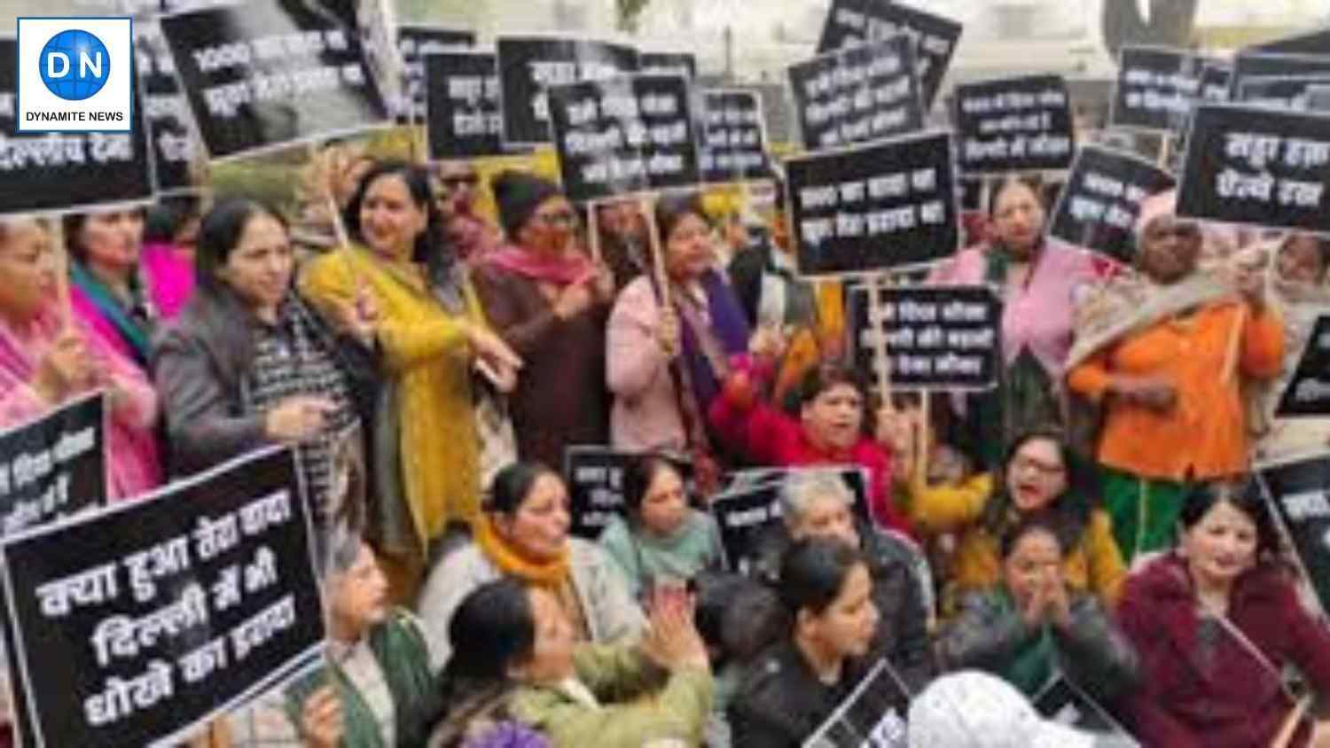 Women protest outside Arvind Kejriwal residence in Delhi