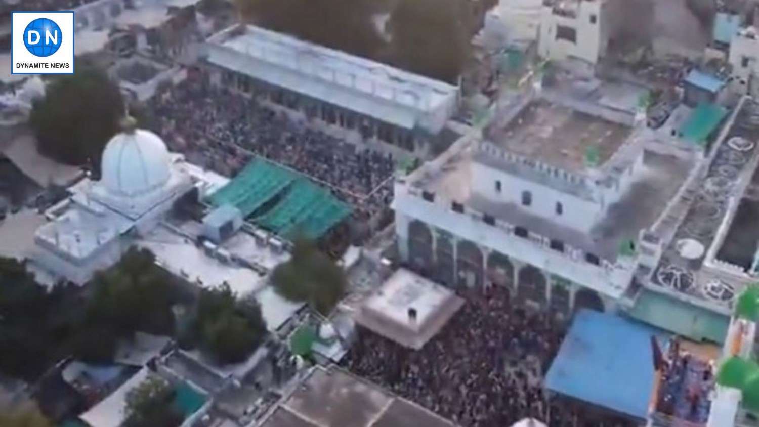 Devotees throng the Dargah of Khwaja Moin-ud-din Chisti