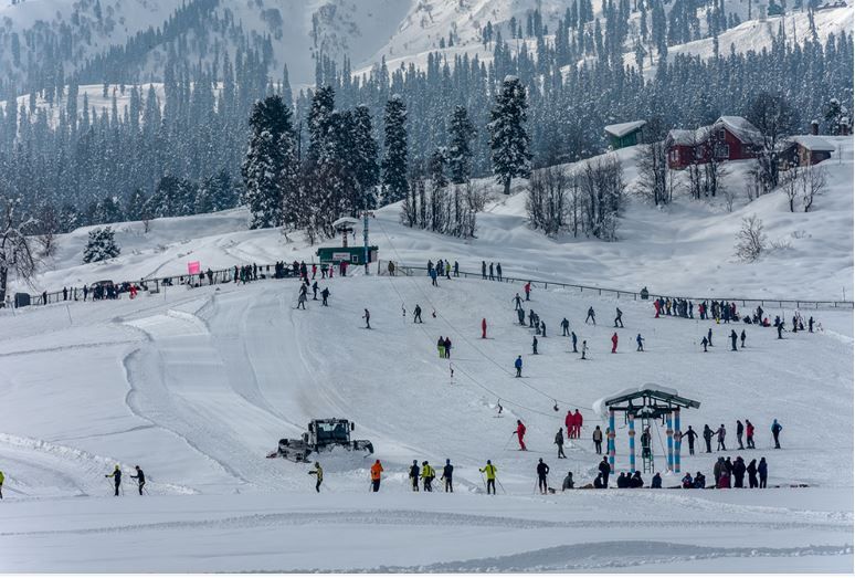 Gulmarg freezes at minus 9.8°C