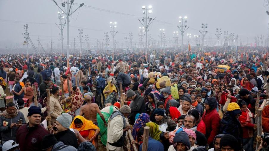 Devotees take holy dip in Triveni Sangam on Paush Purnima