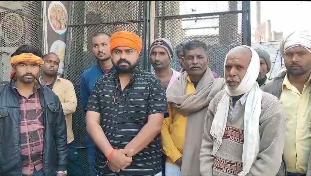 बजरंग दल ने 11 लोगों को पकड़ाया