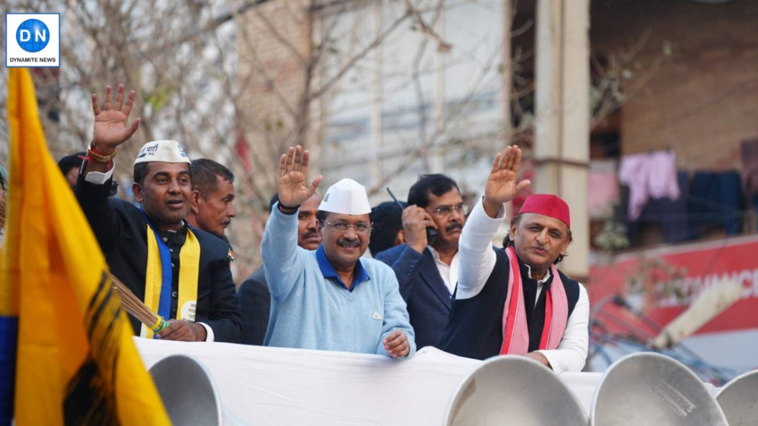 Kejriwal, Akhilesh Yadav hold joint road show in Kirari