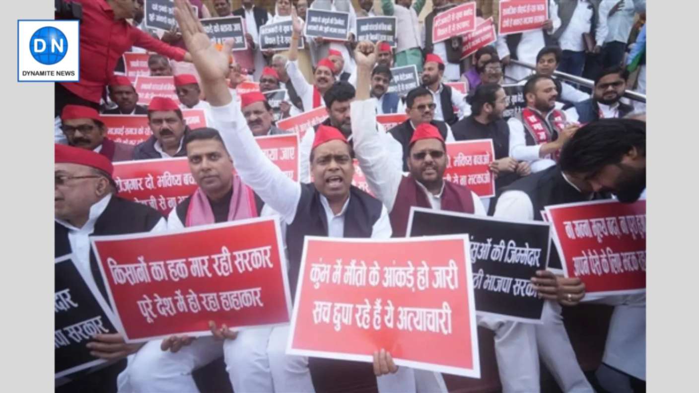 SP leaders protest at Legislative Assembly