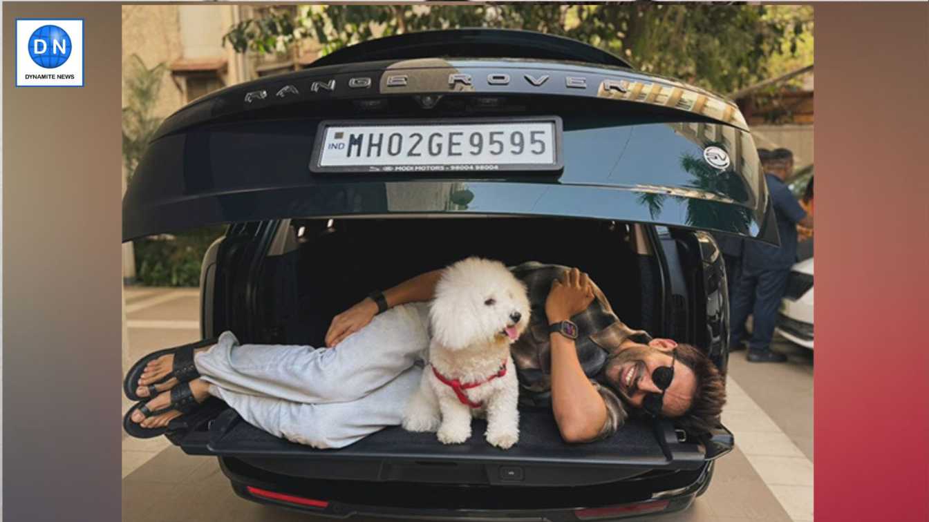 Kartik Aaryan with his pet Katori