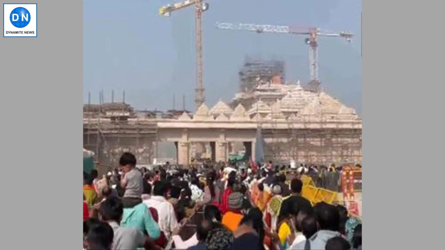 Devotees Visiting at Shri Ram Janmabhoomi Temple