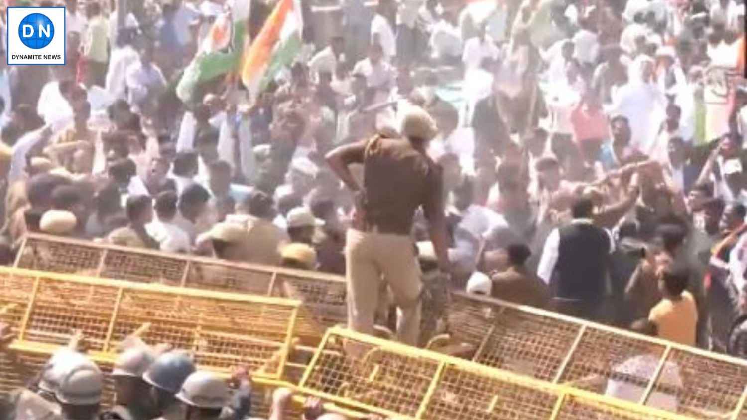 Congress workers protesting outside Rajasthan Assembly