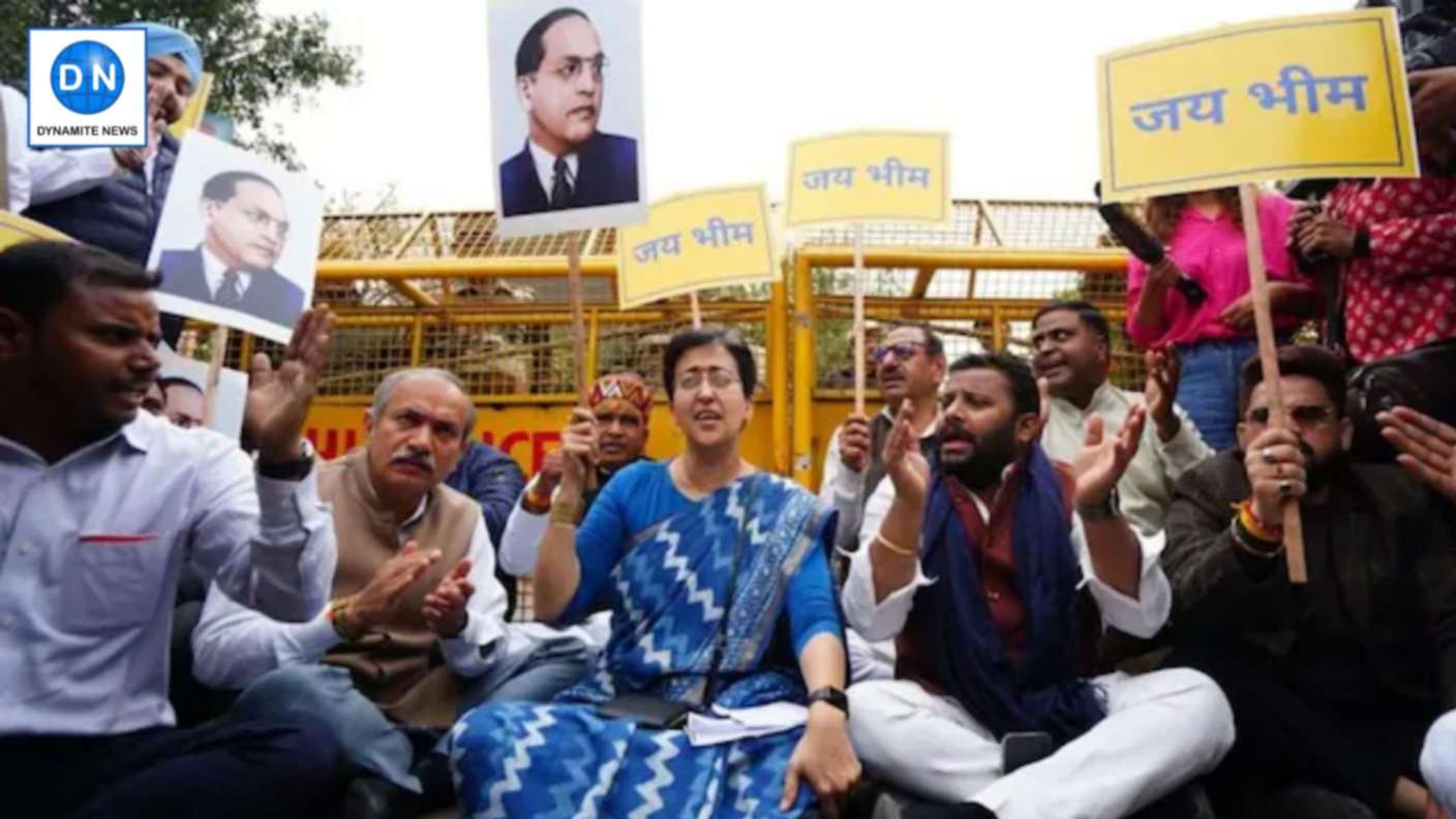 LoP Atishi with AAP MLAs stages protest