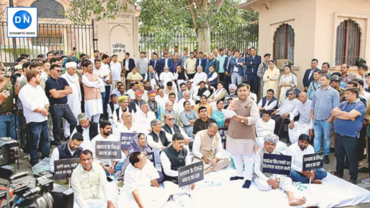 Congress protests outside Rajasthan Assembly